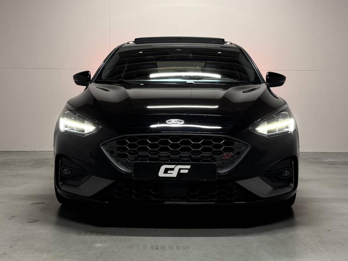 Ford Focus Ford Focus 2.3 EcoBoost ST-3 Pano Camera Recaro Navi Stoelv