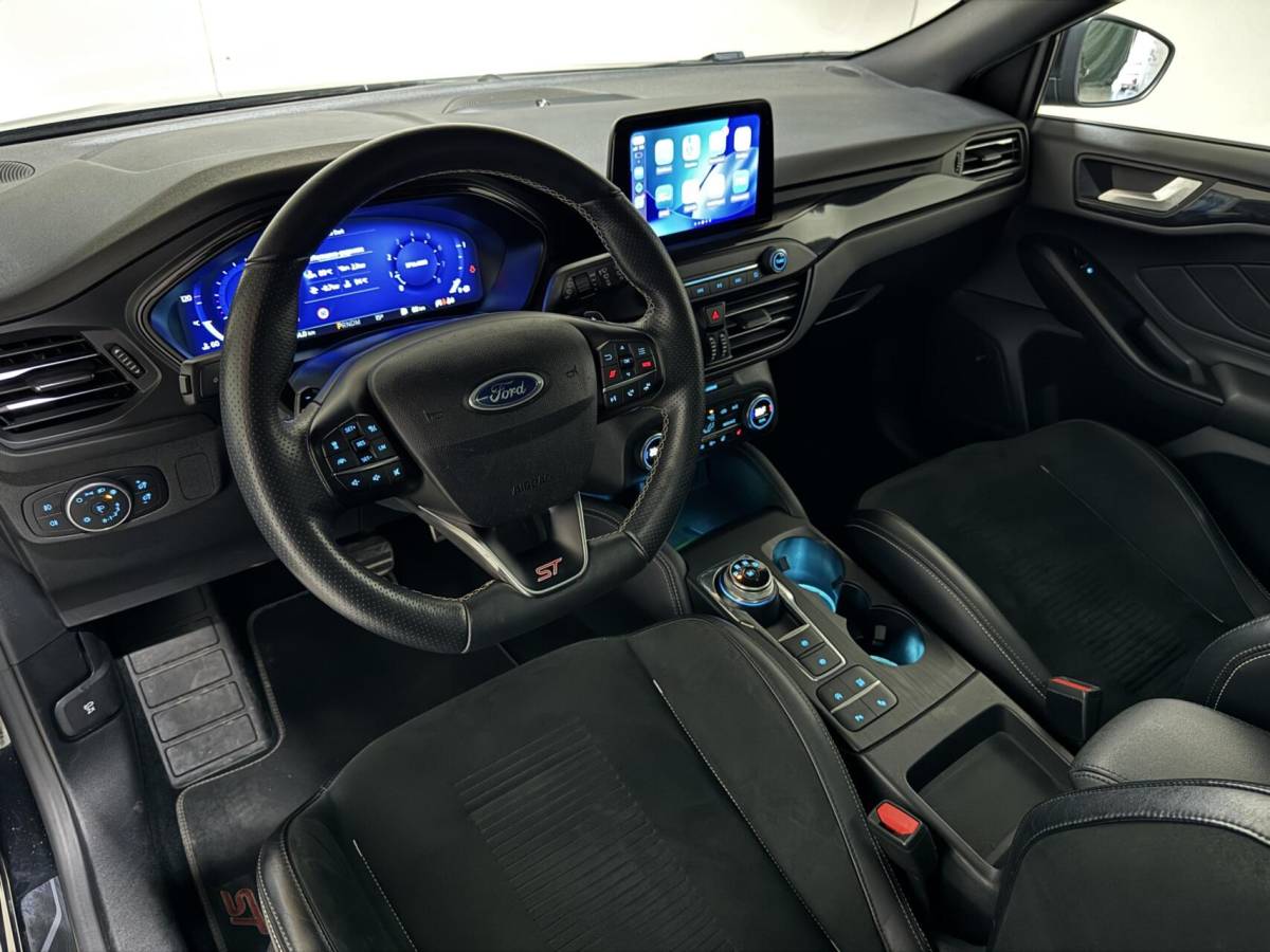 Ford Focus Ford Focus 2.3 EcoBoost ST-3 Pano Camera Recaro Navi Stoelv