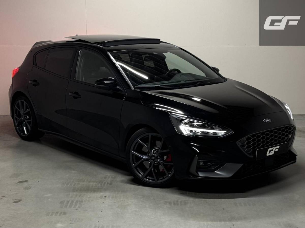 Ford Focus Ford Focus 2.3 EcoBoost ST-3 Pano Camera Recaro Navi Stoelv