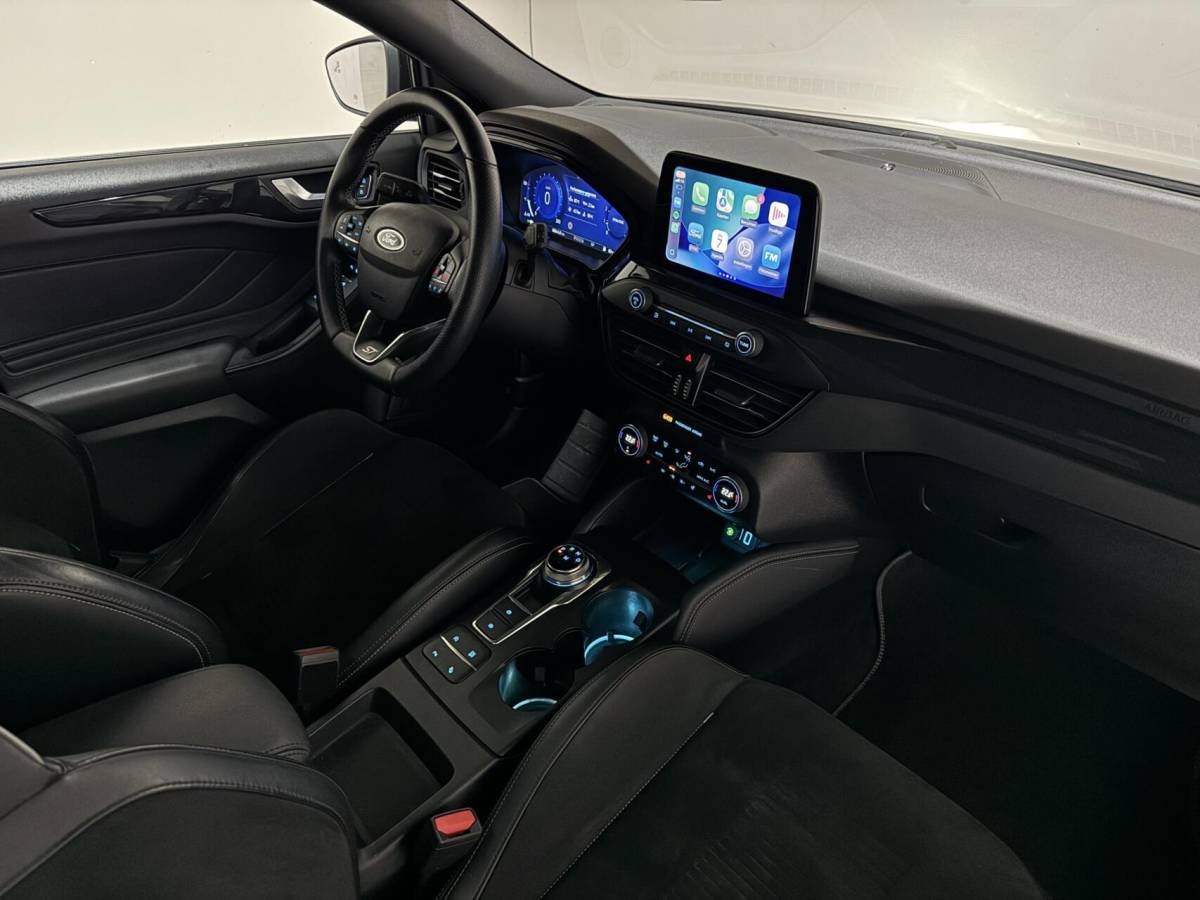Ford Focus Ford Focus 2.3 EcoBoost ST-3 Pano Camera Recaro Navi Stoelv