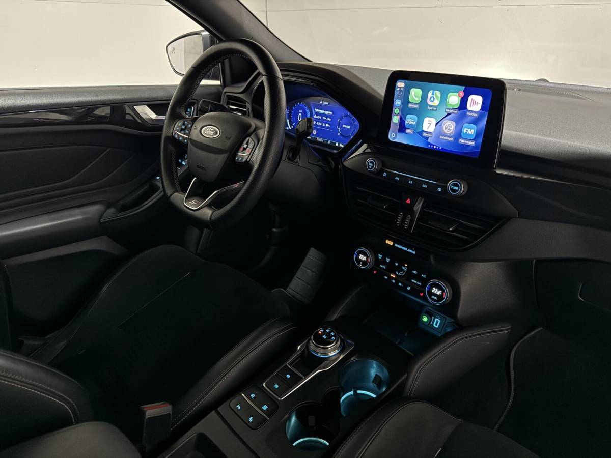 Ford Focus Ford Focus 2.3 EcoBoost ST-3 Pano Camera Recaro Navi Stoelv