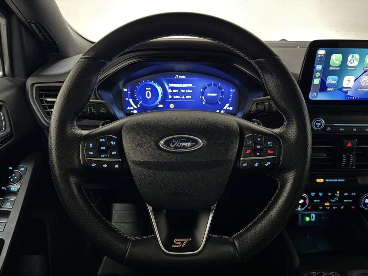 Ford Focus Ford Focus 2.3 EcoBoost ST-3 Pano Camera Recaro Navi Stoelv