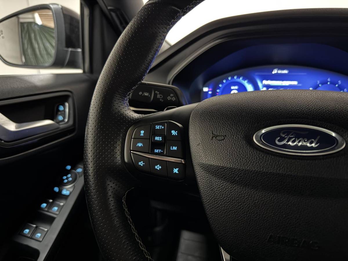 Ford Focus Ford Focus 2.3 EcoBoost ST-3 Pano Camera Recaro Navi Stoelv
