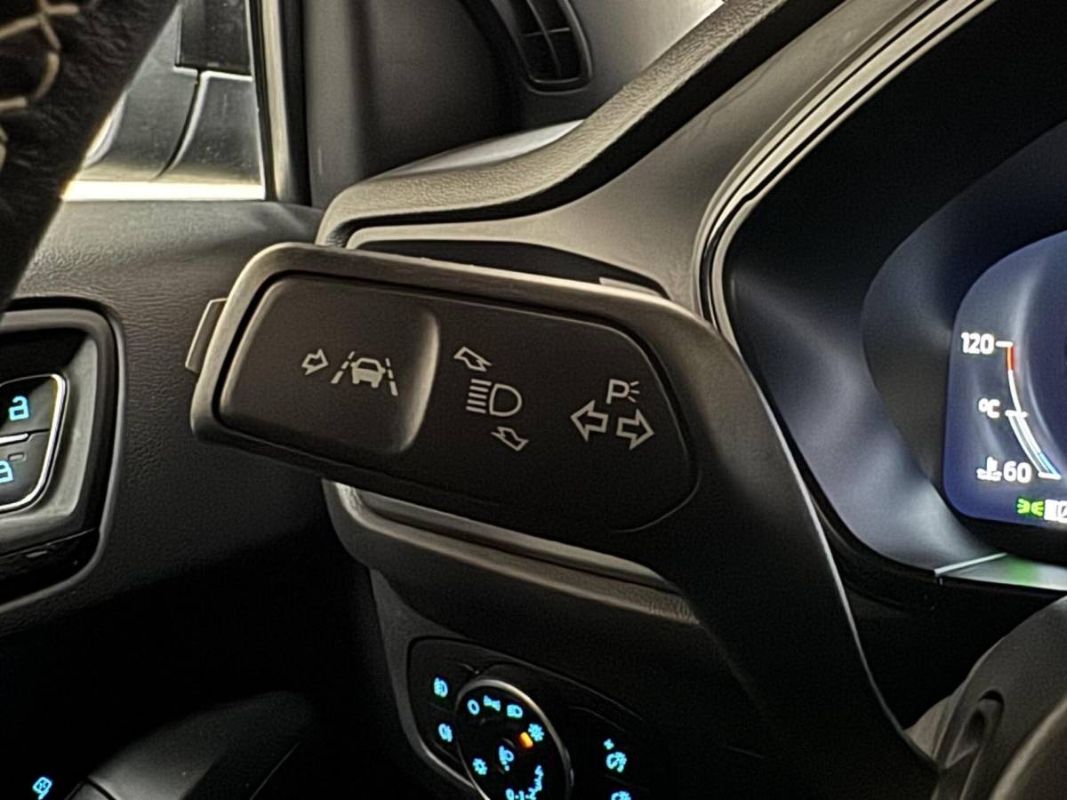 Ford Focus Ford Focus 2.3 EcoBoost ST-3 Pano Camera Recaro Navi Stoelv