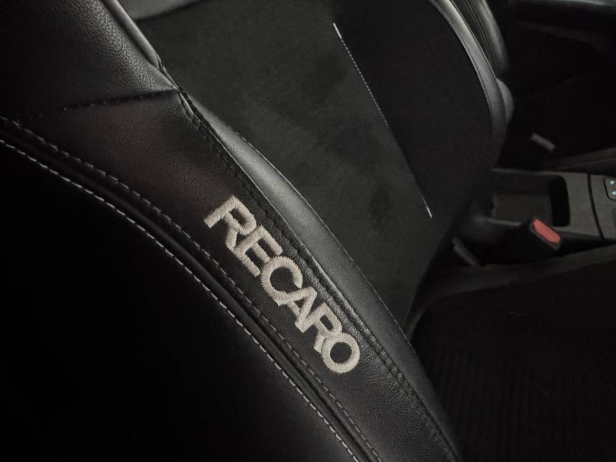 Ford Focus Ford Focus 2.3 EcoBoost ST-3 Pano Camera Recaro Navi Stoelv