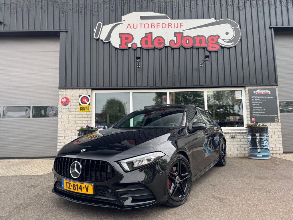 Mercedes-Benz A-Klasse Mercedes-benz A-klasse 200 AMG Aeropakket Panorama Alcantara Camera ACC origineel Nederlands!