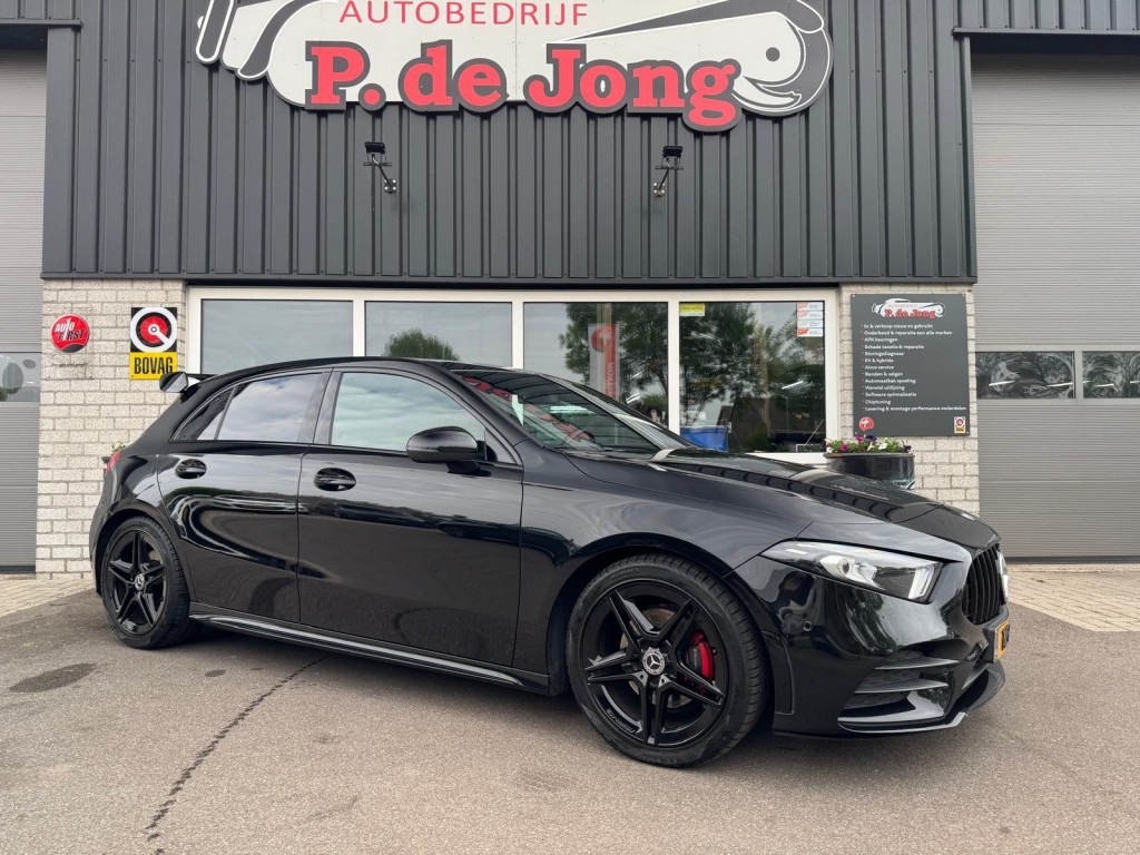 Mercedes-Benz A-Klasse Mercedes-benz A-klasse 200 AMG Aeropakket Panorama Alcantara Camera ACC origineel Nederlands!