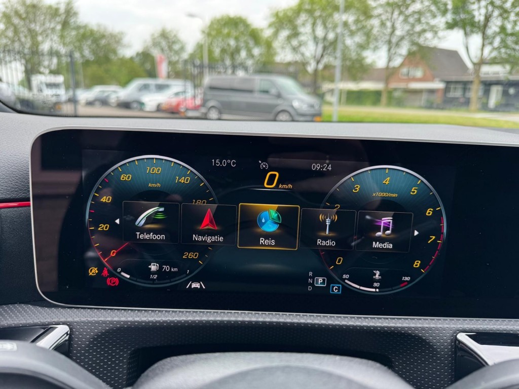 Mercedes-Benz A-Klasse Mercedes-benz A-klasse 200 AMG Aeropakket Panorama Alcantara Camera ACC origineel Nederlands!