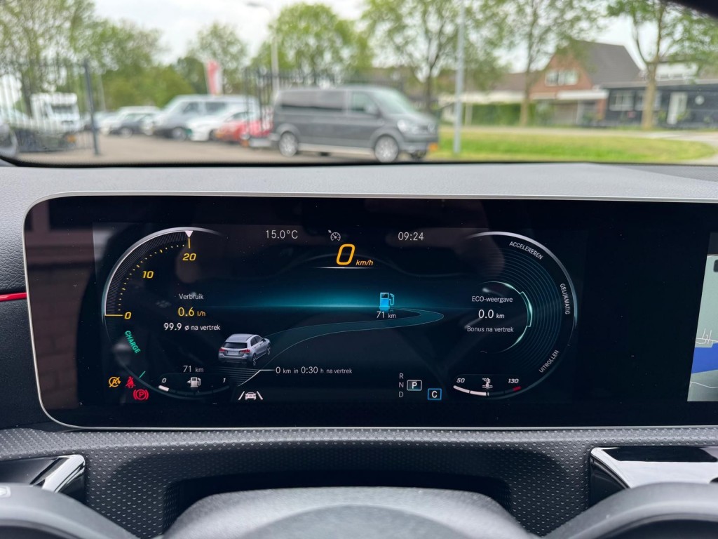 Mercedes-Benz A-Klasse Mercedes-benz A-klasse 200 AMG Aeropakket Panorama Alcantara Camera ACC origineel Nederlands!