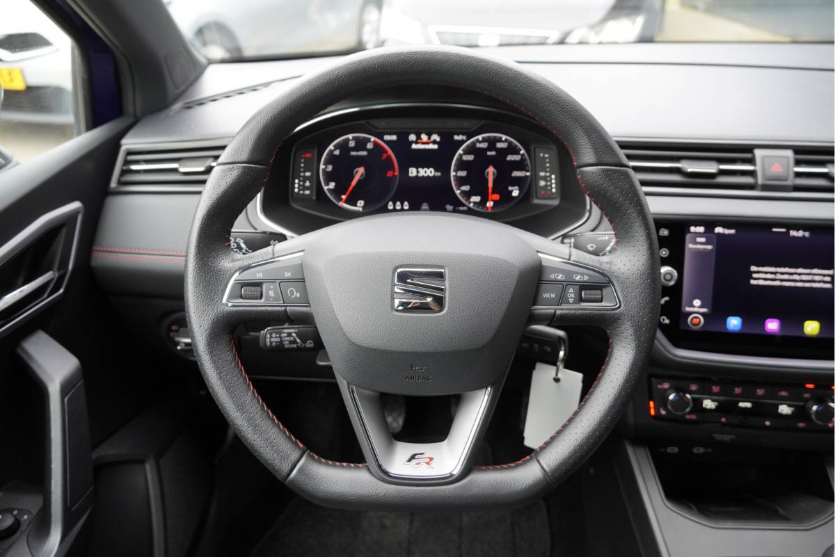 SEAT Ibiza SEAT Ibiza 1.0 TSI 5drs FR Business Intense Plus BJ2020 Lmv 17″ | Led V+A | Pdc | Achteruitrijcamera | App-Connect | Navi | Virtual cockpit | Dashboard verlichting | Climate control | Cruise control | Sportstoelen | Sportstuur | Verwarmde voorstoelen | Zwarte hemel