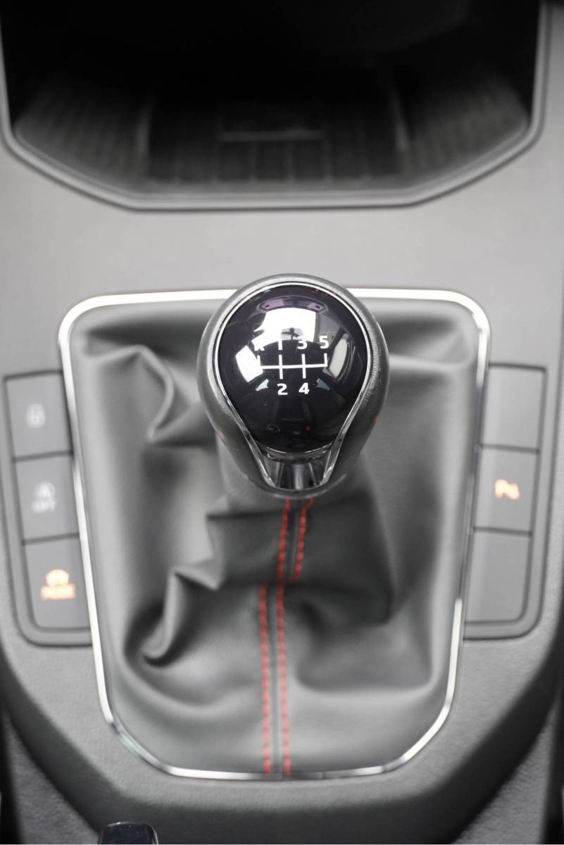 SEAT Ibiza SEAT Ibiza 1.0 TSI 5drs FR Business Intense Plus BJ2020 Lmv 17″ | Led V+A | Pdc | Achteruitrijcamera | App-Connect | Navi | Virtual cockpit | Dashboard verlichting | Climate control | Cruise control | Sportstoelen | Sportstuur | Verwarmde voorstoelen | Zwarte hemel