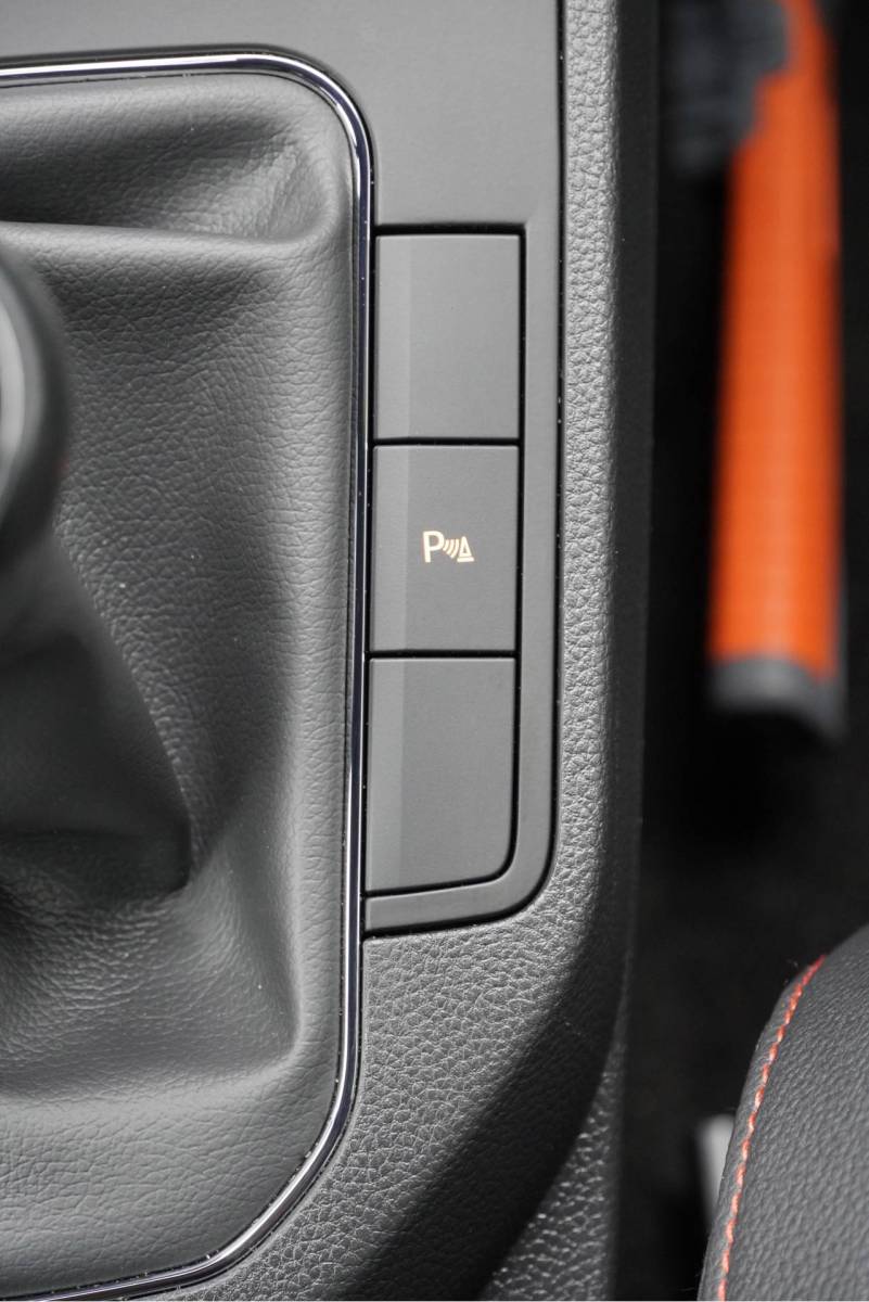 SEAT Ibiza SEAT Ibiza 1.0 TSI 5drs FR Business Intense Plus BJ2020 Lmv 17″ | Led V+A | Pdc | Achteruitrijcamera | App-Connect | Navi | Virtual cockpit | Dashboard verlichting | Climate control | Cruise control | Sportstoelen | Sportstuur | Verwarmde voorstoelen | Zwarte hemel