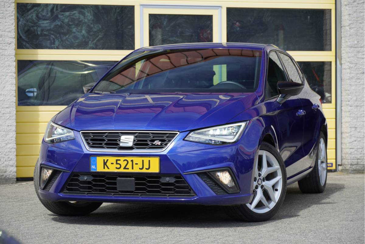 SEAT Ibiza SEAT Ibiza 1.0 TSI 5drs FR Business Intense Plus BJ2020 Lmv 17″ | Led V+A | Pdc | Achteruitrijcamera | App-Connect | Navi | Virtual cockpit | Dashboard verlichting | Climate control | Cruise control | Sportstoelen | Sportstuur | Verwarmde voorstoelen | Zwarte hemel