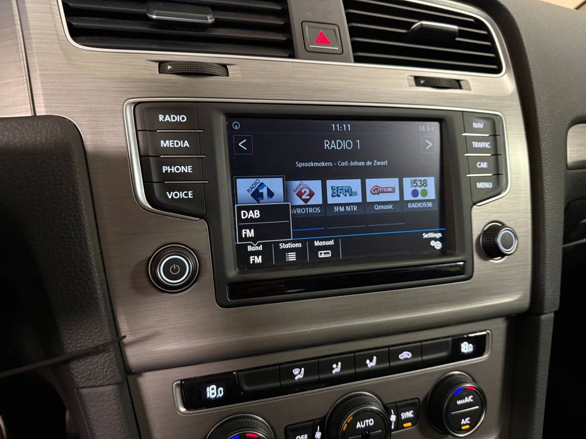 Volkswagen Golf Volkswagen Golf 1.0 TSI Connected Series *Automaat* Carplay|Camera|Navi|Cruise|DAB|PDC|NAP