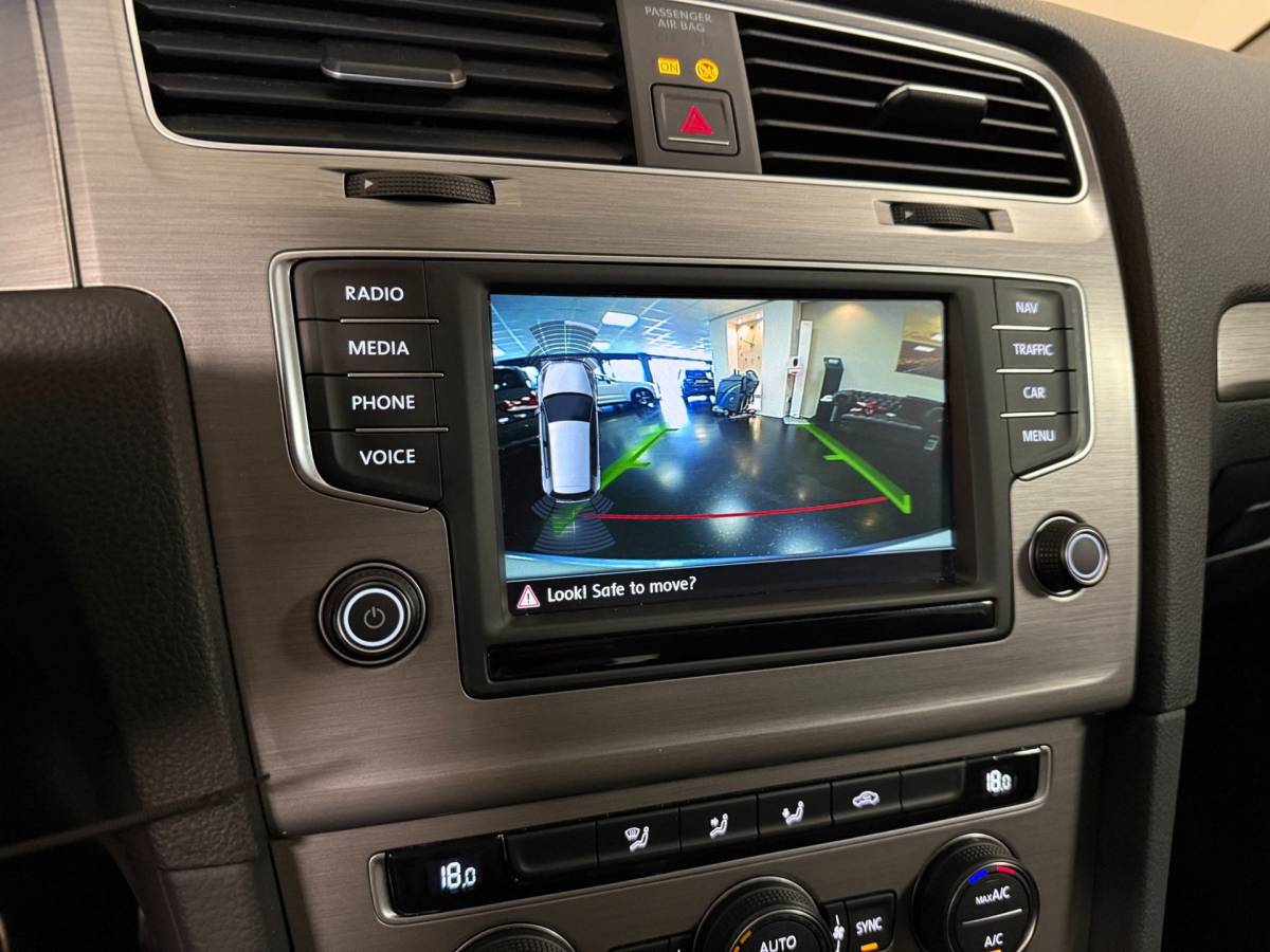 Volkswagen Golf Volkswagen Golf 1.0 TSI Connected Series *Automaat* Carplay|Camera|Navi|Cruise|DAB|PDC|NAP