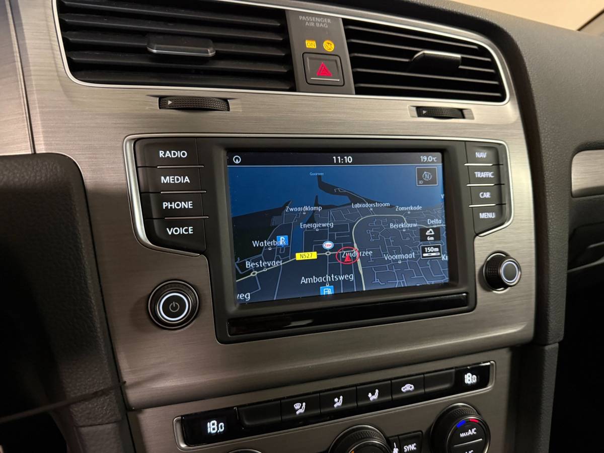 Volkswagen Golf Volkswagen Golf 1.0 TSI Connected Series *Automaat* Carplay|Camera|Navi|Cruise|DAB|PDC|NAP