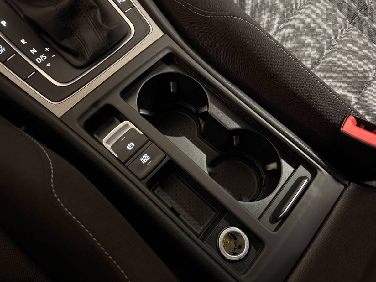 Volkswagen Golf Volkswagen Golf 1.0 TSI Connected Series *Automaat* Carplay|Camera|Navi|Cruise|DAB|PDC|NAP