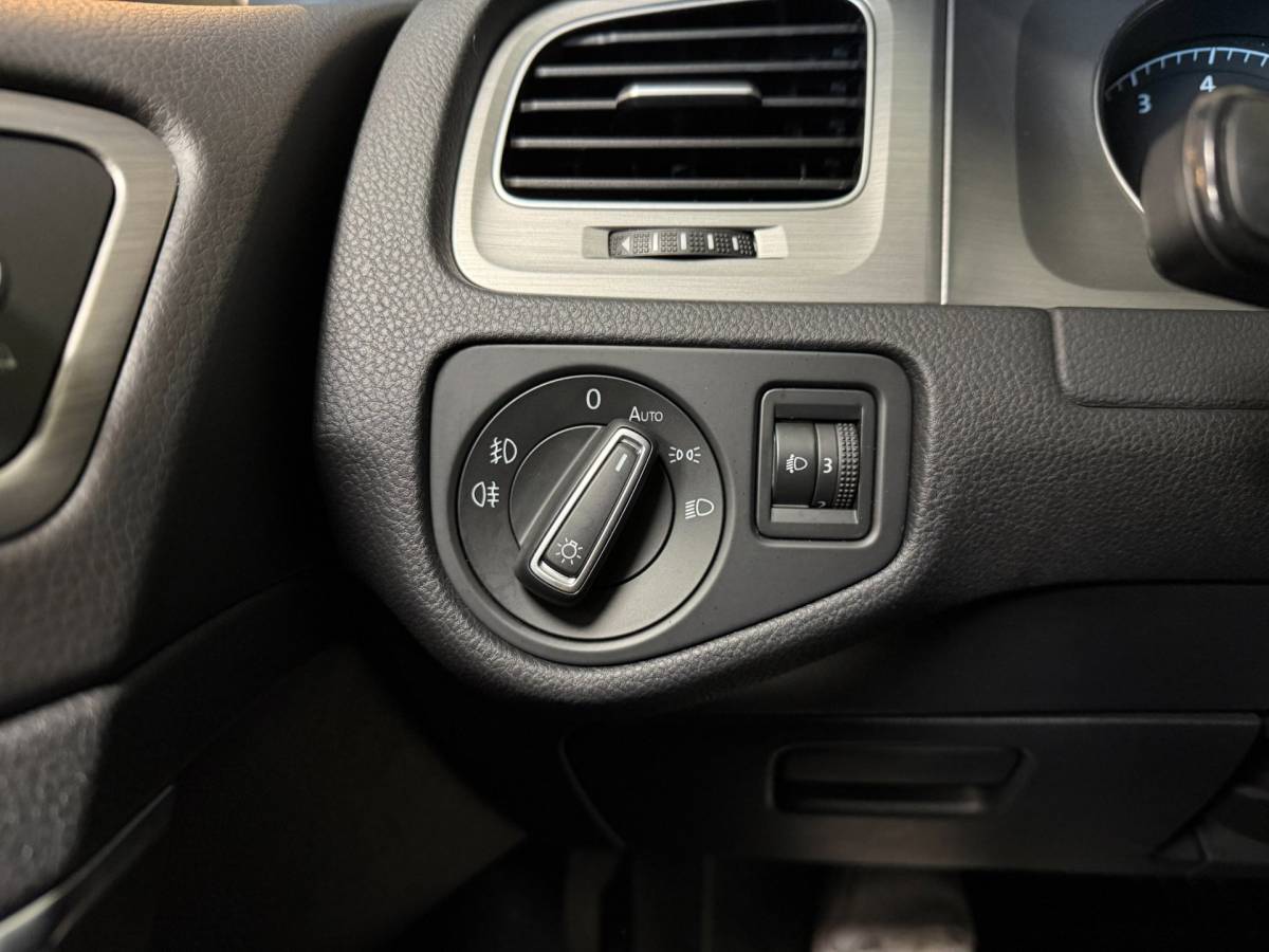 Volkswagen Golf Volkswagen Golf 1.0 TSI Connected Series *Automaat* Carplay|Camera|Navi|Cruise|DAB|PDC|NAP