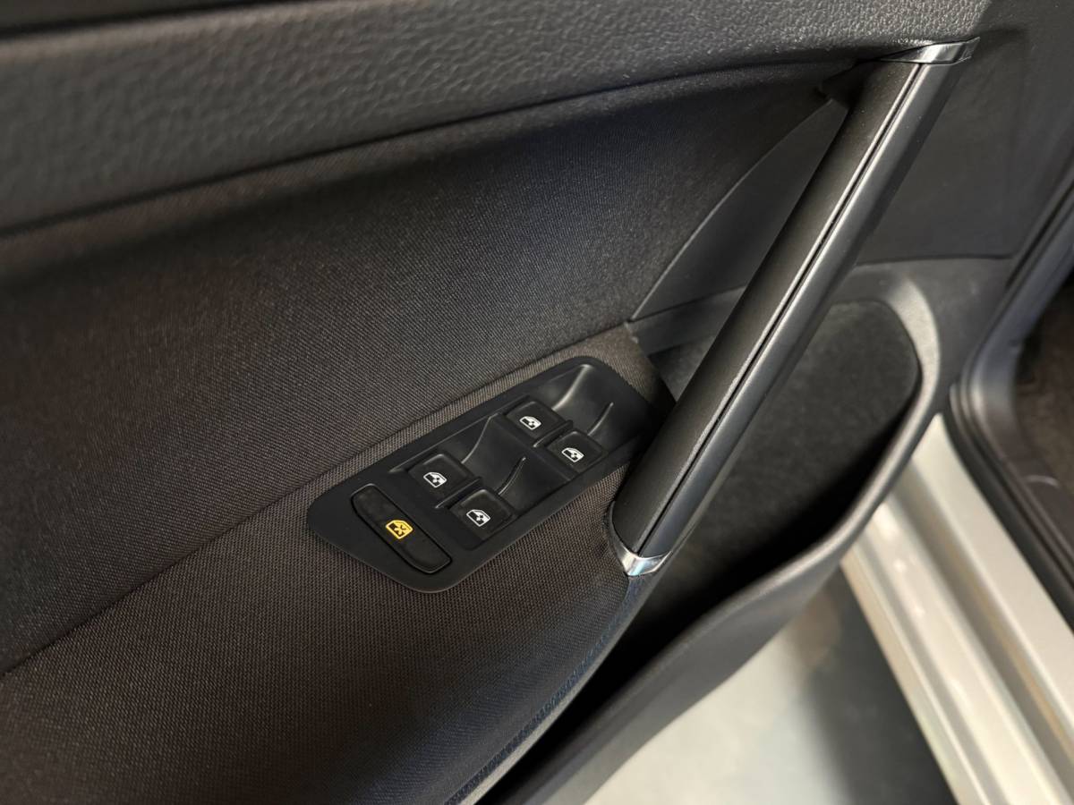 Volkswagen Golf Volkswagen Golf 1.0 TSI Connected Series *Automaat* Carplay|Camera|Navi|Cruise|DAB|PDC|NAP