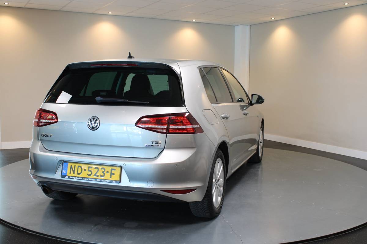 Volkswagen Golf Volkswagen Golf 1.0 TSI Connected Series *Automaat* Carplay|Camera|Navi|Cruise|DAB|PDC|NAP