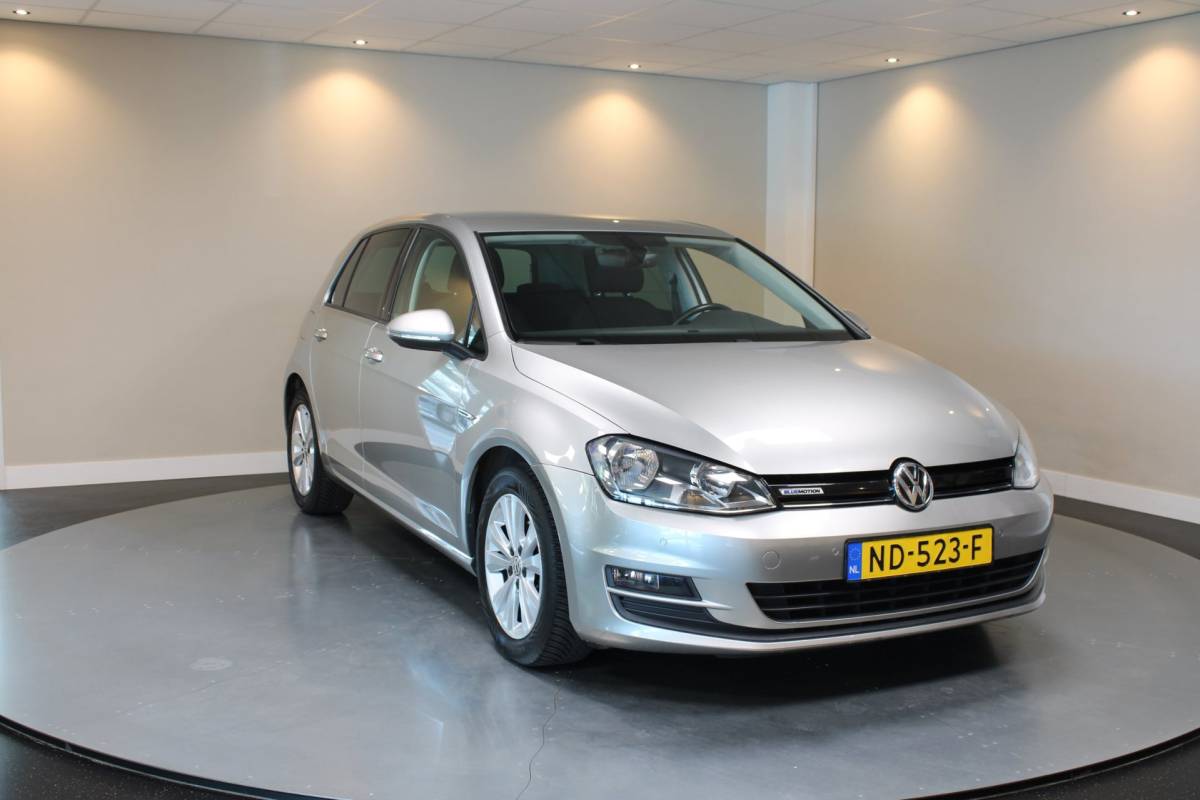 Volkswagen Golf Volkswagen Golf 1.0 TSI Connected Series *Automaat* Carplay|Camera|Navi|Cruise|DAB|PDC|NAP