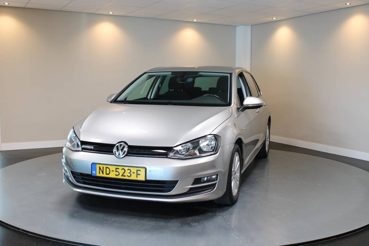 Volkswagen Golf Volkswagen Golf 1.0 TSI Connected Series *Automaat* Carplay|Camera|Navi|Cruise|DAB|PDC|NAP