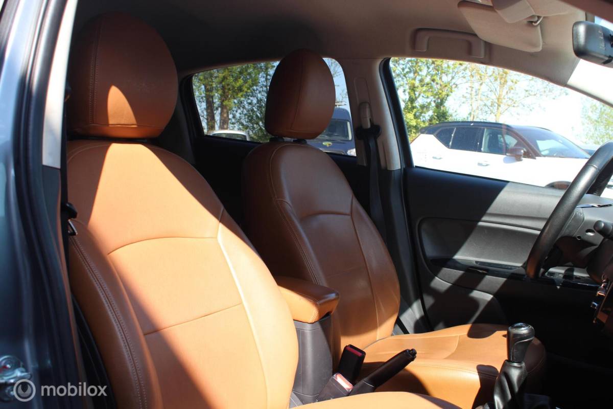 Mitsubishi Space Star Mitsubishi Space Star 1.2 Instyle Leder/Airco/Cruise/Carplay