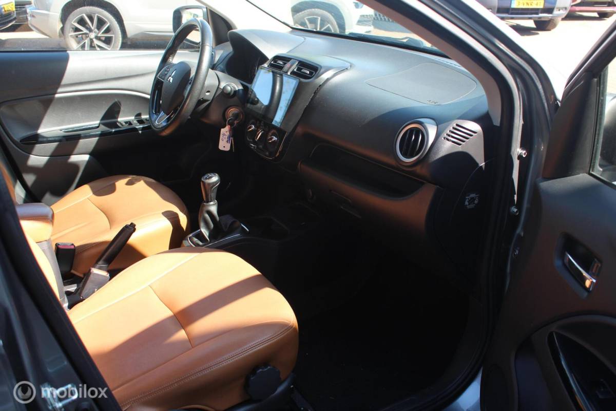 Mitsubishi Space Star Mitsubishi Space Star 1.2 Instyle Leder/Airco/Cruise/Carplay