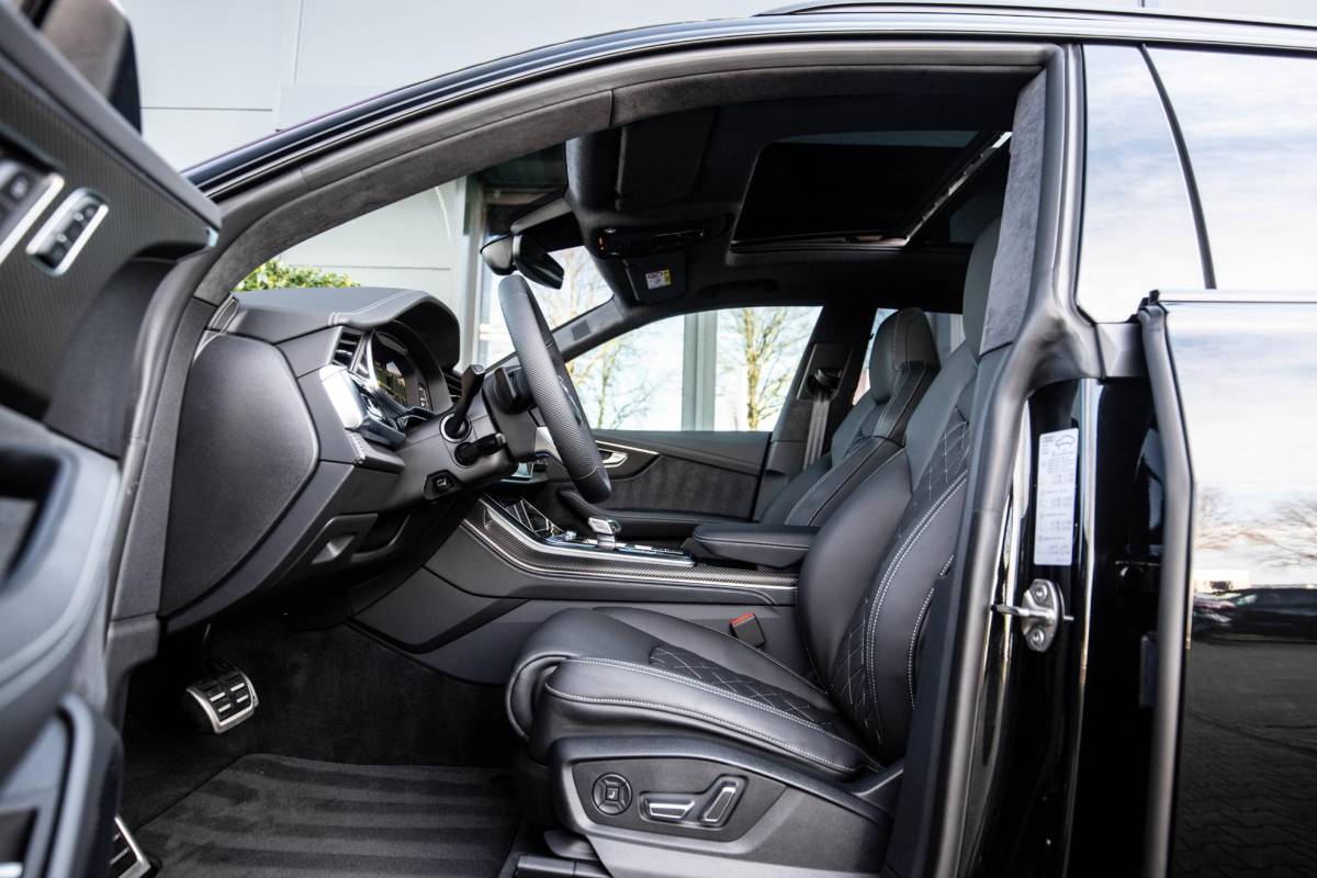 Audi Q8 Audi Q8 60 TFSI e Competition 490pk, Carbon, Full-options 2025