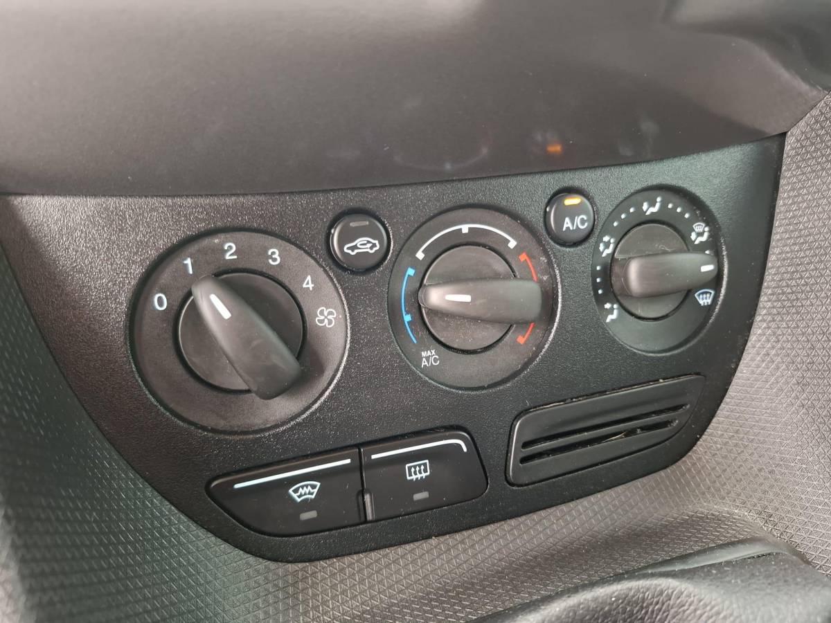 Ford Transit Connect Ford Transit Connect 1.5 TDCi 75kW (T210) LWB Ambiente AIRCO / CRUISE CONTROLE / EURO 6 / PERFECT ONDERDHOUDEN