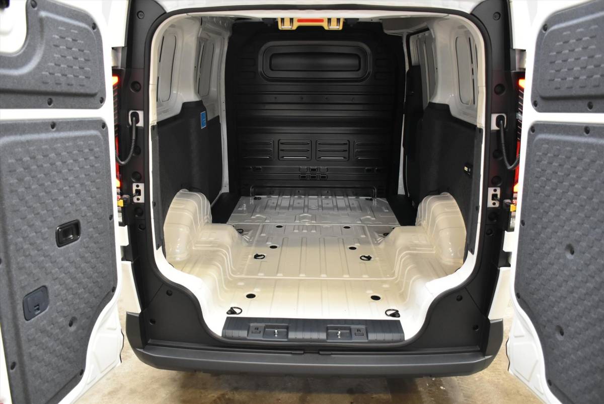 Kia PV5 Kia Pv5 Cargo 71,2 kWh 163pk L2H1 Plus
