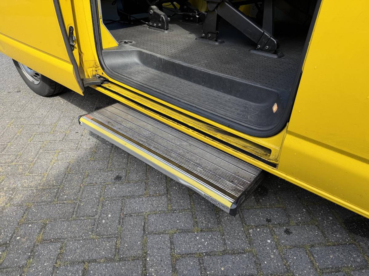 Volkswagen Transporter Volkswagen Transporter Kombi 2.0 TDI L2H3 Highline | Navigatie | DAB | Parkeersensoren |