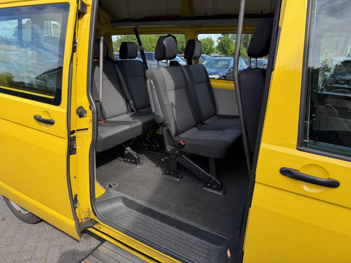 Volkswagen Transporter Volkswagen Transporter Kombi 2.0 TDI L2H3 Highline | Navigatie | DAB | Parkeersensoren |