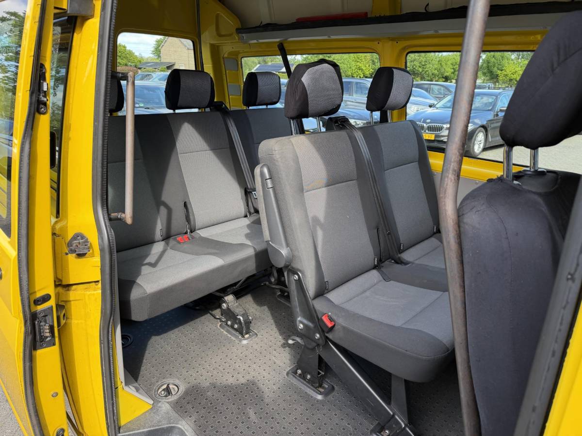 Volkswagen Transporter Volkswagen Transporter Kombi 2.0 TDI L2H3 Highline | Navigatie | DAB | Parkeersensoren |