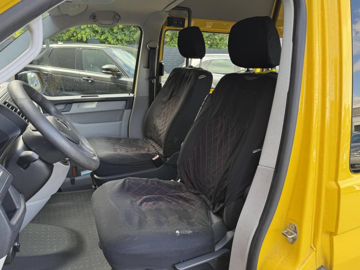 Volkswagen Transporter Volkswagen Transporter Kombi 2.0 TDI L2H3 Highline | Navigatie | DAB | Parkeersensoren |