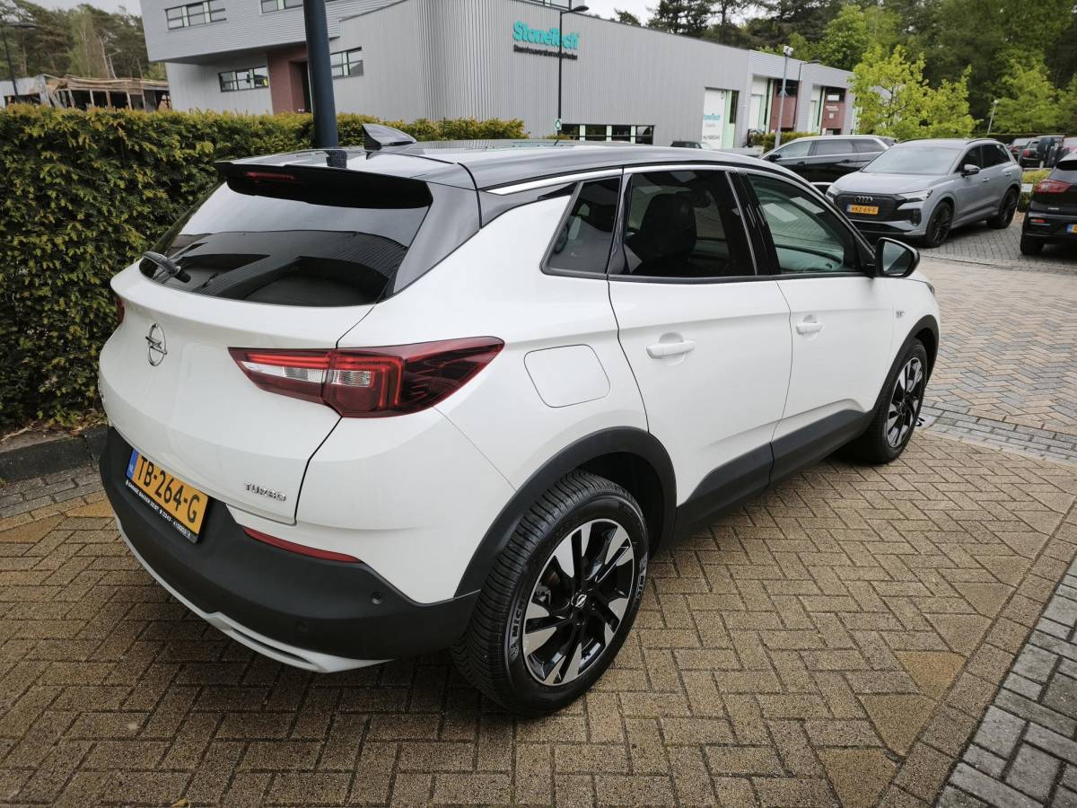 Opel Grandland X Opel Grandland X 1.2 Turbo Ultimate Automaat Navigatie Camera Denon-Audio Dodehoek Stoelverwarming Voor+Achter Volle Auto