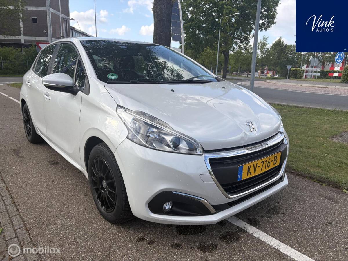 Peugeot 208 Peugeot 208 1.2 PureTech Blue Lion | NAV | LM Velgen | 5 Deurs | APK 5-2027
