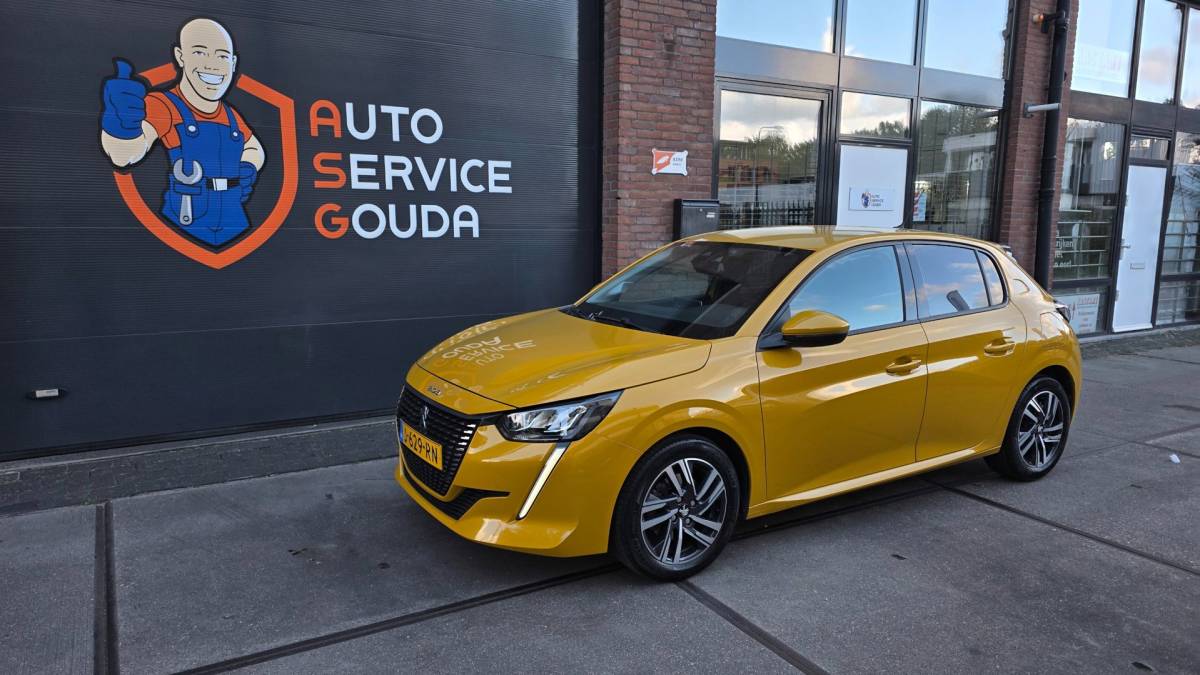 Peugeot 208 Peugeot 208 1.2 PureTech Allure l NAP l Carplay l virtual cockpit