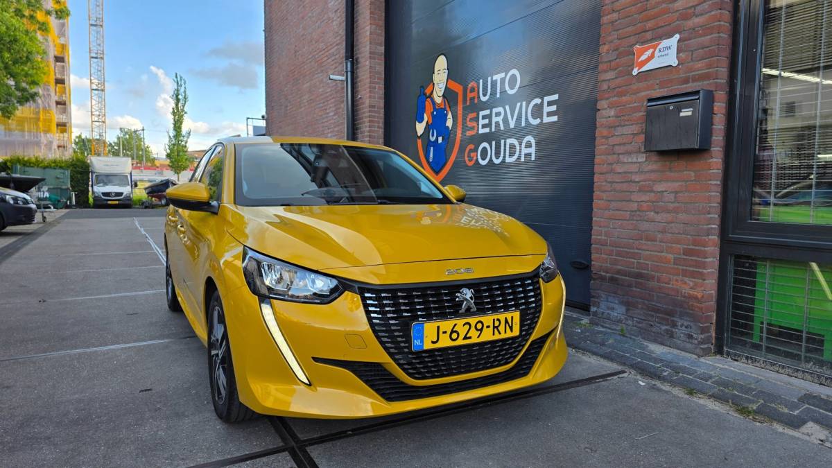 Peugeot 208 Peugeot 208 1.2 PureTech Allure l NAP l Carplay l virtual cockpit