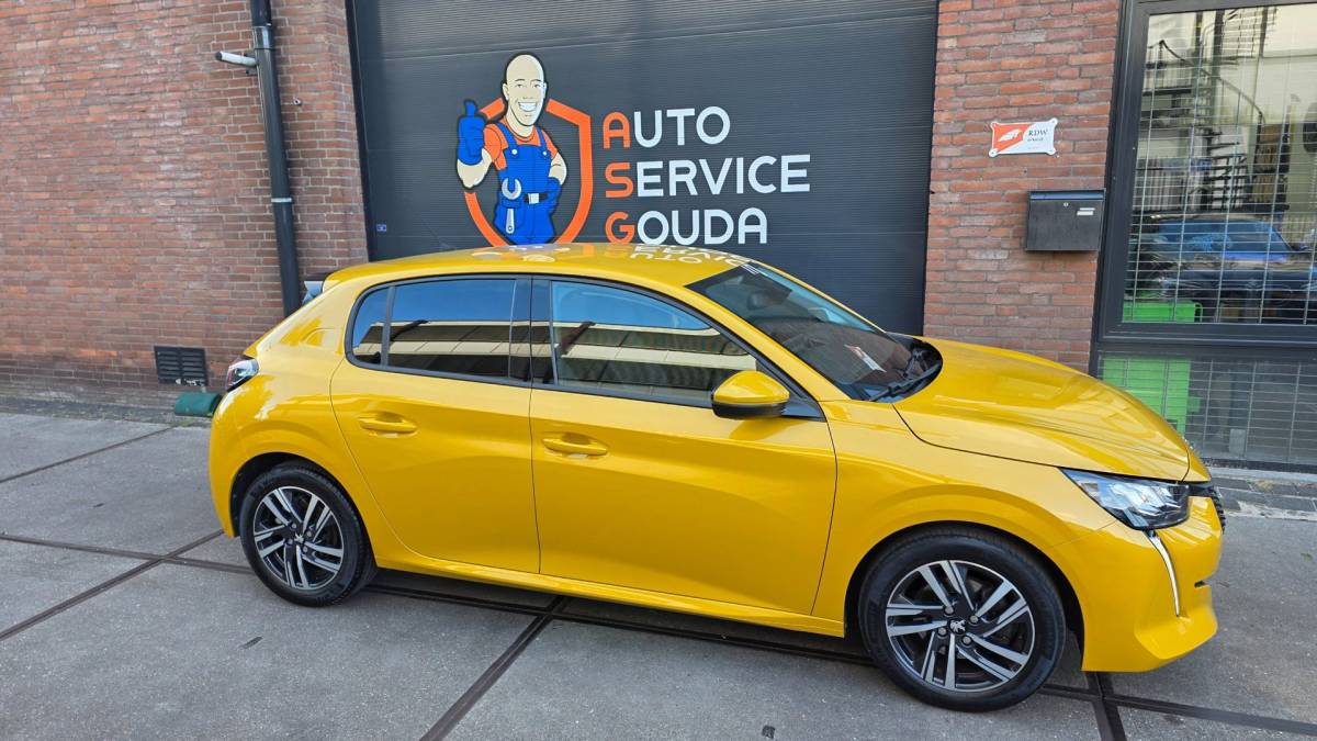 Peugeot 208 Peugeot 208 1.2 PureTech Allure l NAP l Carplay l virtual cockpit