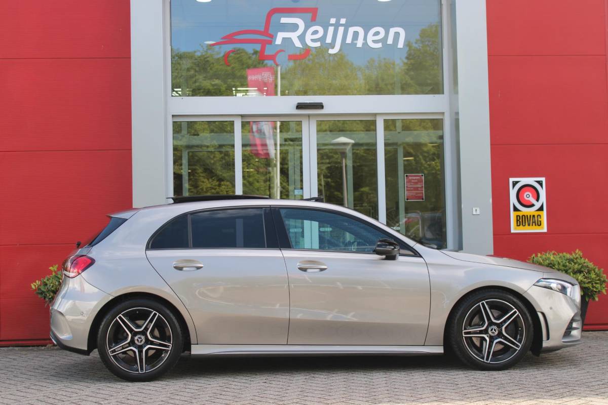Mercedes-Benz A-Klasse Mercedes-Benz A-klasse 220 190PK AUTOMAAT BUSINESS SOLUTION AMG | PANORAMA SCHUIF/KANTEL DAK | SFEER VERLICHTING VOOR + ACHTER | STOEL VERWARMING OP BEIDE VOORSTOELEN | MULTIBEAM LED KOPLAMPEN | ACHTERUITRIJ CAMERA | APPLE CARPLAY/ANDROID AUTO | NAVIGATIE | CRUISE CONTROL | NIGHT PAKKET | VERKEERSLICHTEN WEERGAVE | 17″ LICHTMETALEN VELGEN AMG | HEMELBEKLEDING ZWART | MBUX MULTIMEDIA SYSTEEM | SPORTSTOELEN | PARKEERSENSOREN VOOR + ACHTER | DRAADLOZE TELEFOONLADER |