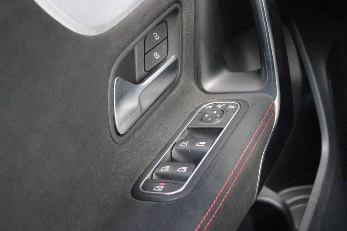 Mercedes-Benz A-Klasse Mercedes-Benz A-klasse 220 190PK AUTOMAAT BUSINESS SOLUTION AMG | PANORAMA SCHUIF/KANTEL DAK | SFEER VERLICHTING VOOR + ACHTER | STOEL VERWARMING OP BEIDE VOORSTOELEN | MULTIBEAM LED KOPLAMPEN | ACHTERUITRIJ CAMERA | APPLE CARPLAY/ANDROID AUTO | NAVIGATIE | CRUISE CONTROL | NIGHT PAKKET | VERKEERSLICHTEN WEERGAVE | 17″ LICHTMETALEN VELGEN AMG | HEMELBEKLEDING ZWART | MBUX MULTIMEDIA SYSTEEM | SPORTSTOELEN | PARKEERSENSOREN VOOR + ACHTER | DRAADLOZE TELEFOONLADER |