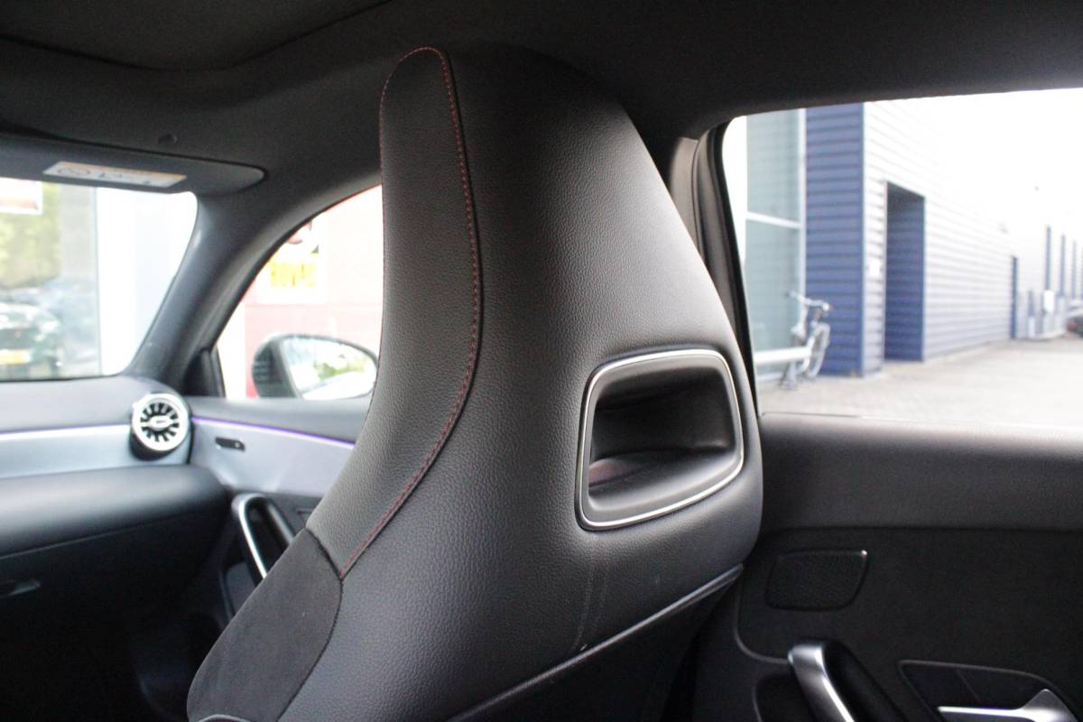 Mercedes-Benz A-Klasse Mercedes-Benz A-klasse 220 190PK AUTOMAAT BUSINESS SOLUTION AMG | PANORAMA SCHUIF/KANTEL DAK | SFEER VERLICHTING VOOR + ACHTER | STOEL VERWARMING OP BEIDE VOORSTOELEN | MULTIBEAM LED KOPLAMPEN | ACHTERUITRIJ CAMERA | APPLE CARPLAY/ANDROID AUTO | NAVIGATIE | CRUISE CONTROL | NIGHT PAKKET | VERKEERSLICHTEN WEERGAVE | 17″ LICHTMETALEN VELGEN AMG | HEMELBEKLEDING ZWART | MBUX MULTIMEDIA SYSTEEM | SPORTSTOELEN | PARKEERSENSOREN VOOR + ACHTER | DRAADLOZE TELEFOONLADER |