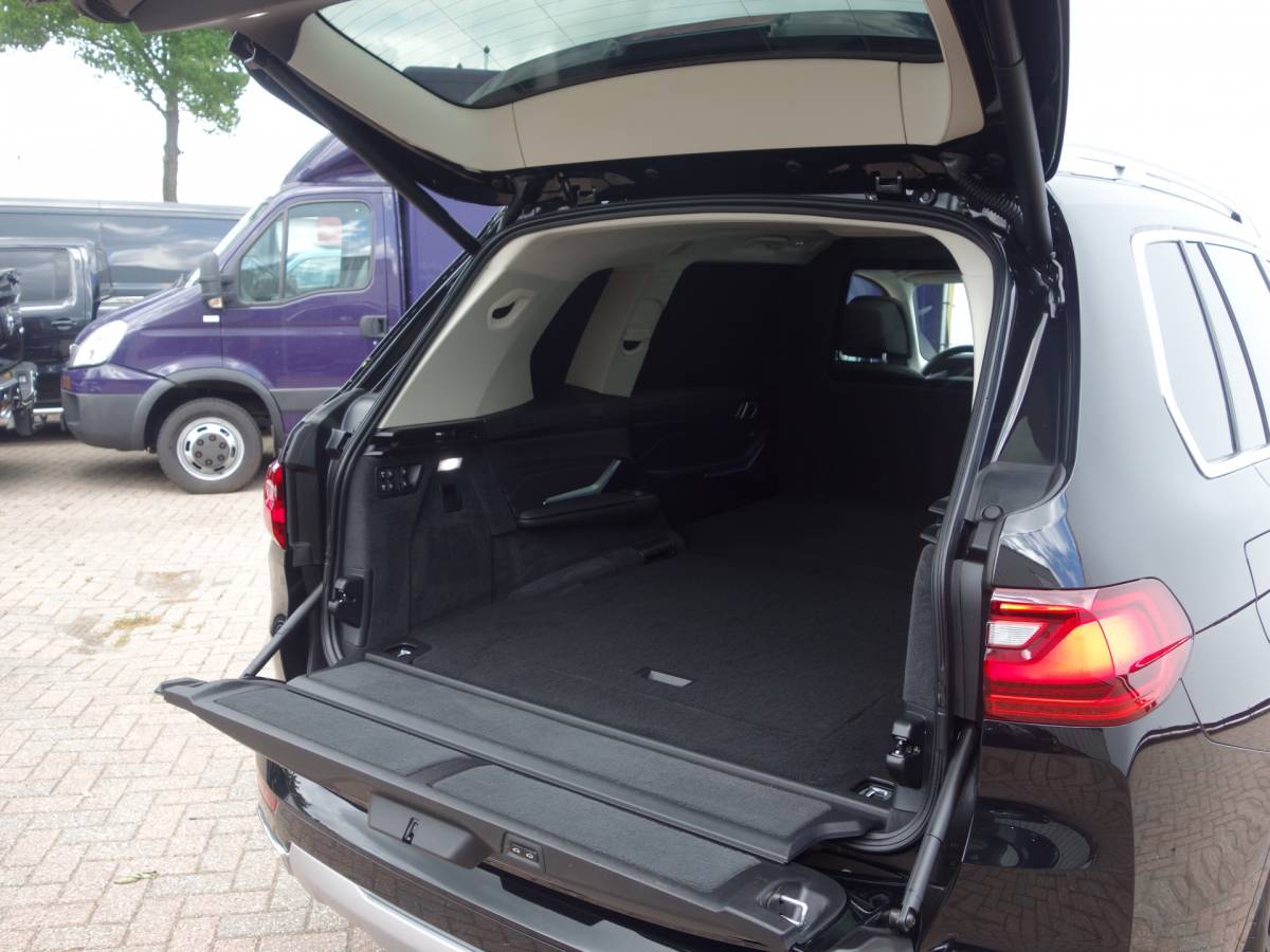 BMW  BMW X7 xDrive 30D VAN High Executive Pano.dak Leer Trekhaak Grijskenteken