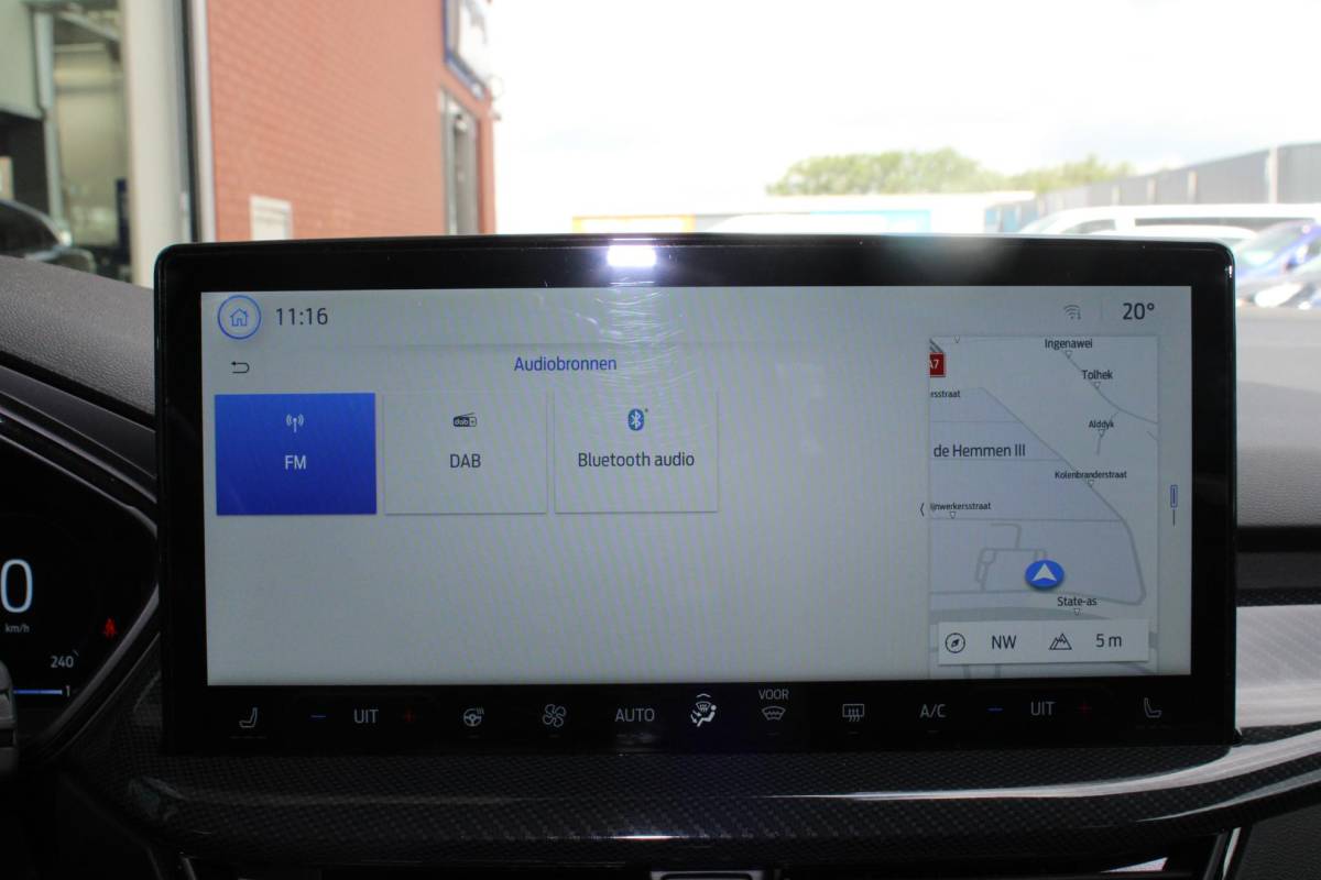 Ford Focus Ford Focus Wagon 1.0 EcoBoost Hybrid ST Line X | Automaat | Winterpack | Driver Assistance Pack | Privacy Glass | Camera