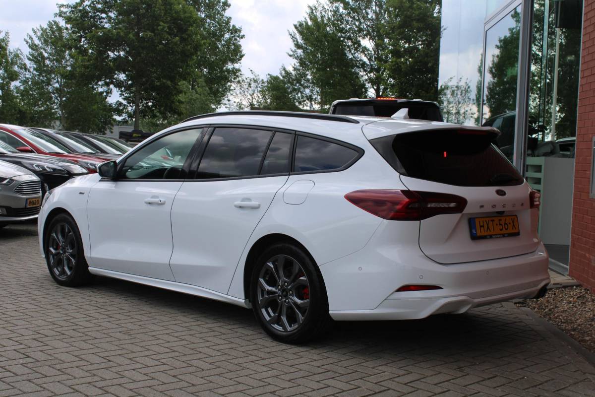 Ford Focus Ford Focus Wagon 1.0 EcoBoost Hybrid ST Line X | Automaat | Winterpack | Driver Assistance Pack | Privacy Glass | Camera