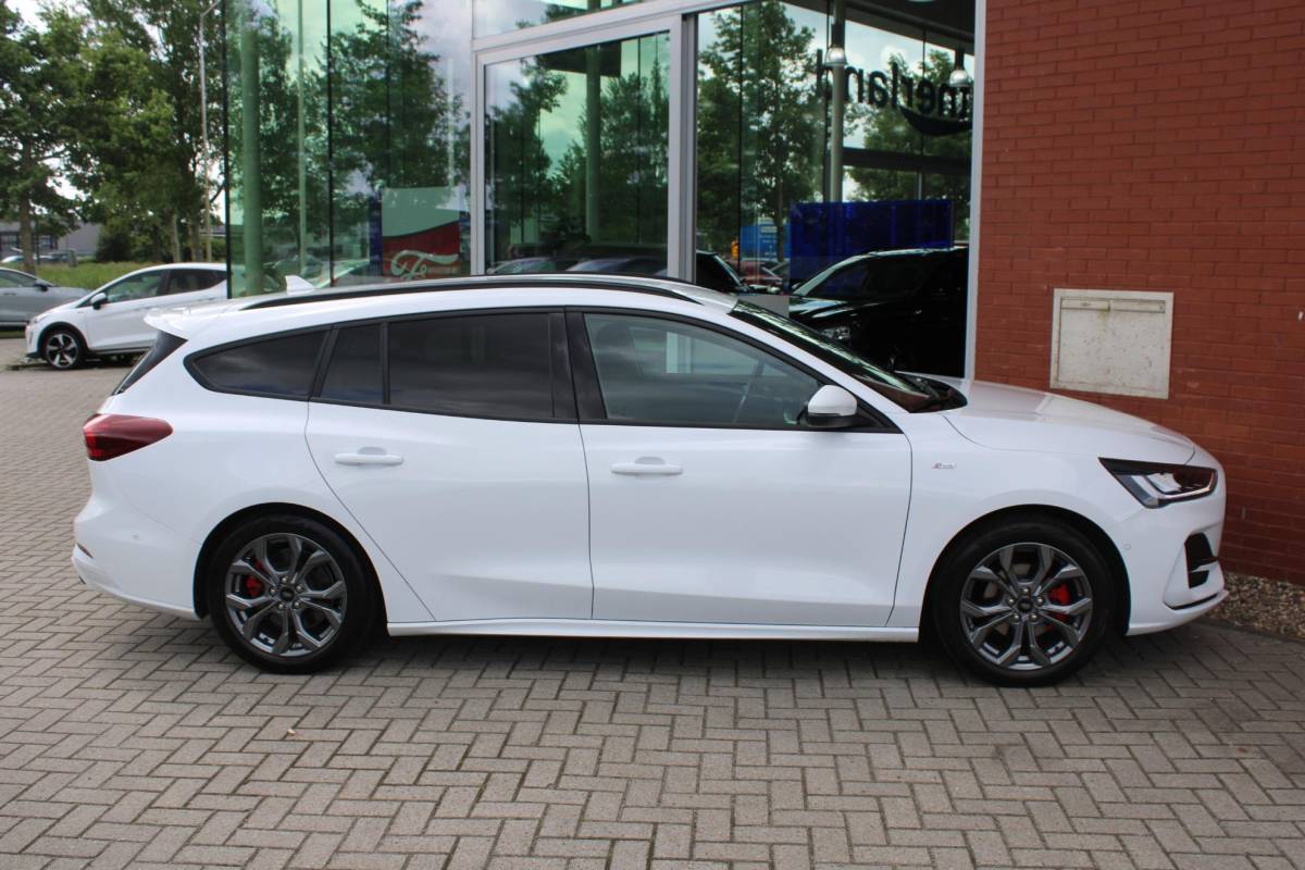 Ford Focus Ford Focus Wagon 1.0 EcoBoost Hybrid ST Line X | Automaat | Winterpack | Driver Assistance Pack | Privacy Glass | Camera