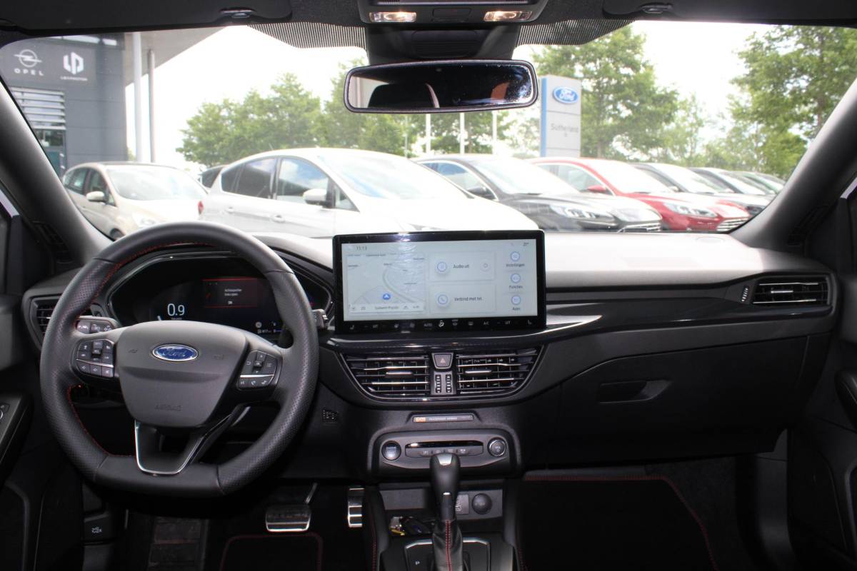 Ford Focus Ford Focus Wagon 1.0 EcoBoost Hybrid ST Line X | Automaat | Winterpack | Driver Assistance Pack | Privacy Glass | Camera