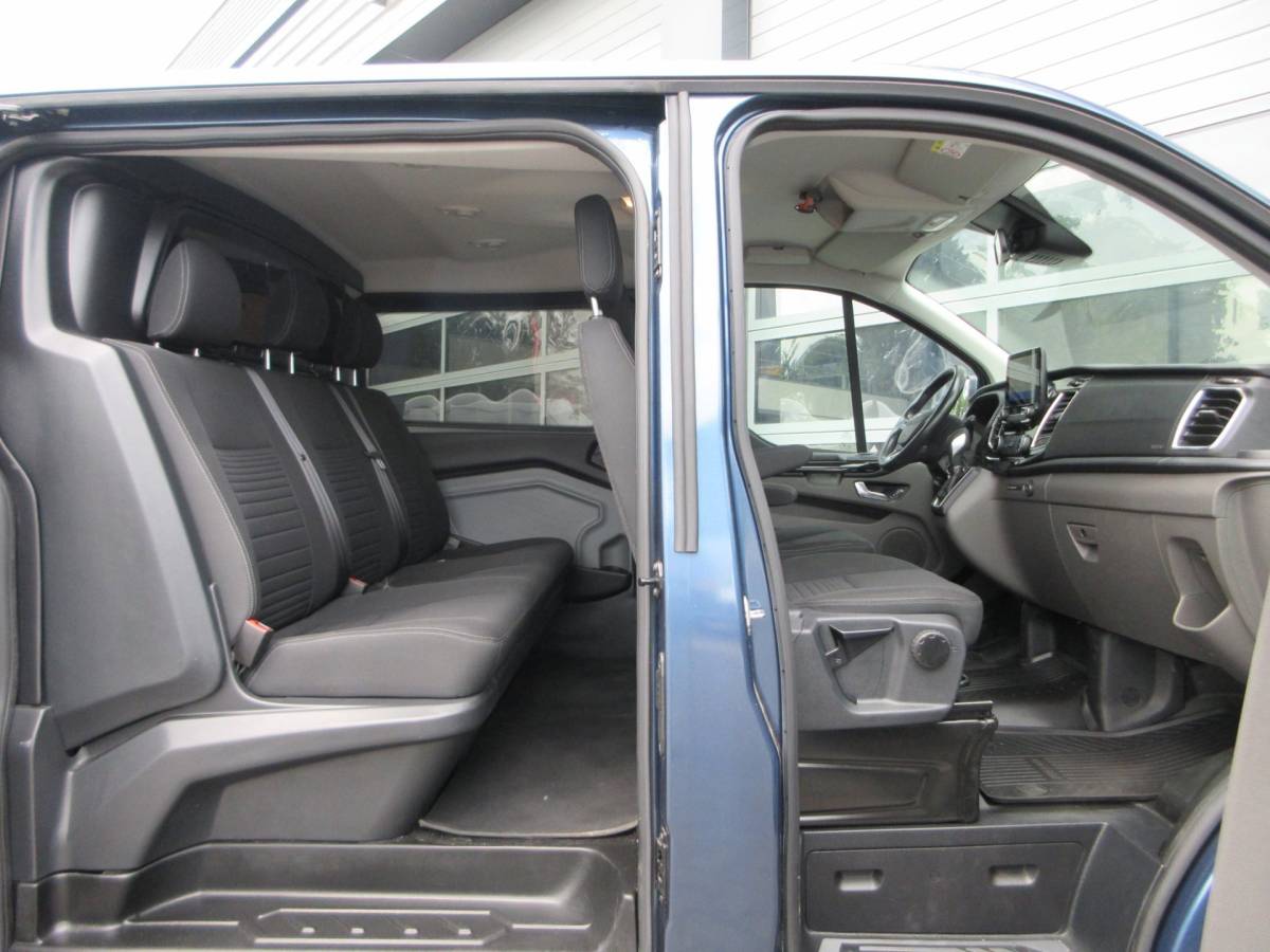 Ford Transit Custom Ford TRANSIT CUSTOM L1H1 130pk, Autmaat, DC, dubbel cabine, Airco, Navigatie, Camera.