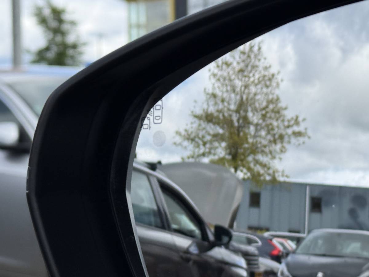 Citroën C5 Aircross Citroën C5 Aircross BWJ 2024 1.6 Plug-in Hybrid 225pk Plus TREKHAAK | PANO | LEDER | 360 CAMERA | ADAPTIVE CRUISE | KEYLESS | DODE HOEK | STOELVERW. | ELEKTR. STOELEN | ELEKTR. ACHTERKLEP | CARPLAY + ANDROID | NAVI | CLIMA | LMV | PDC